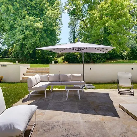 Le Clos Saint Jean アパート